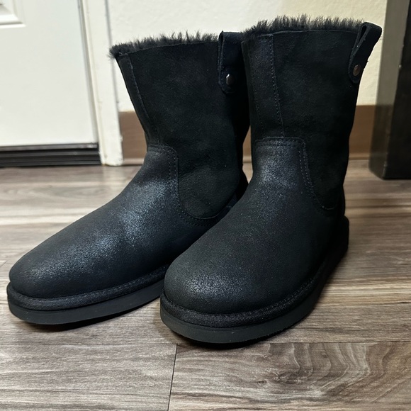 Ugg Australia Women's Sequoia Water Resistant Boots Size 6 - Picture 6 of 6